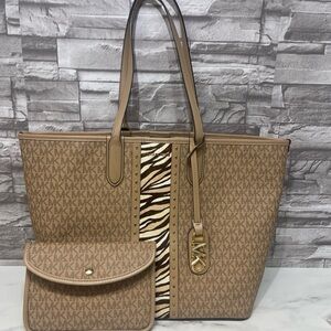 Michael Kors Sinclair Large EW Grab Tote Camel Multi Tiger Print Calf Hair